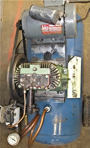 2 HP CAMPBELL HAUSFELD ... AIR COMPRESSOR